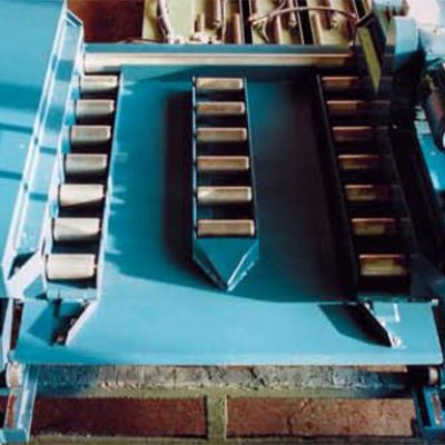 Pallet loading station for handling systems